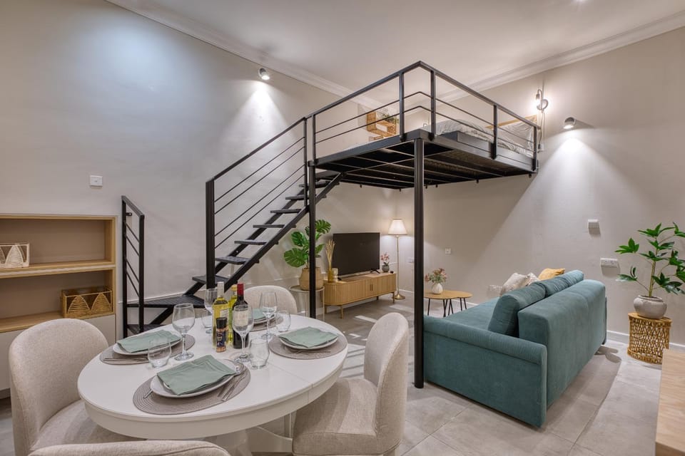 Sophisticated one bedroom duplex apartment with shared roof terrace GOBLUGF Apartment in Malta
