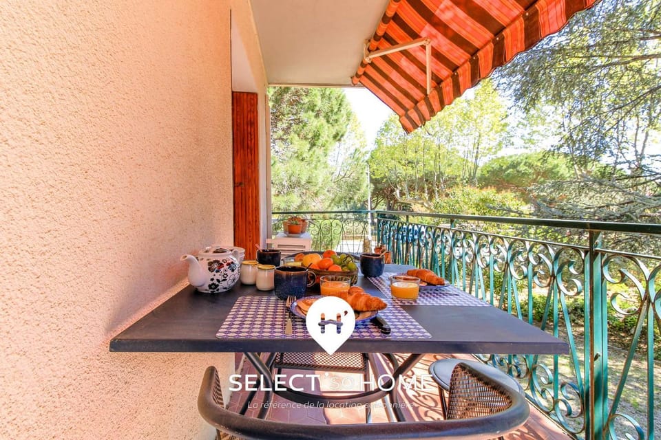 Patio, Day, View (from property/room), Balcony/Terrace, Dining area