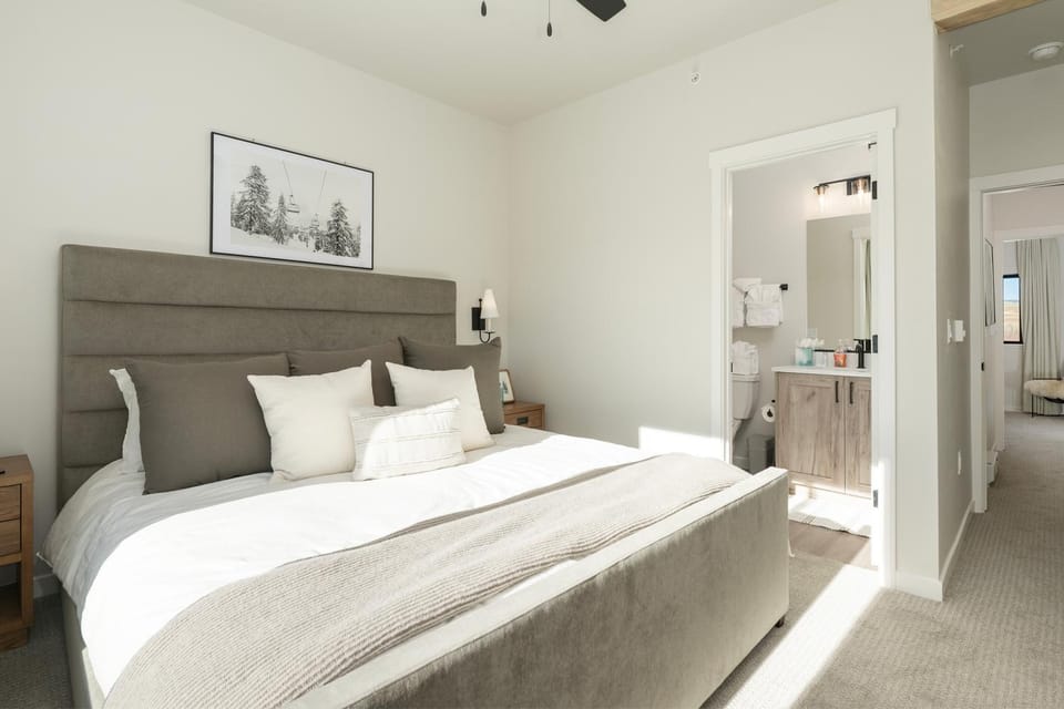 Bed, Bedroom