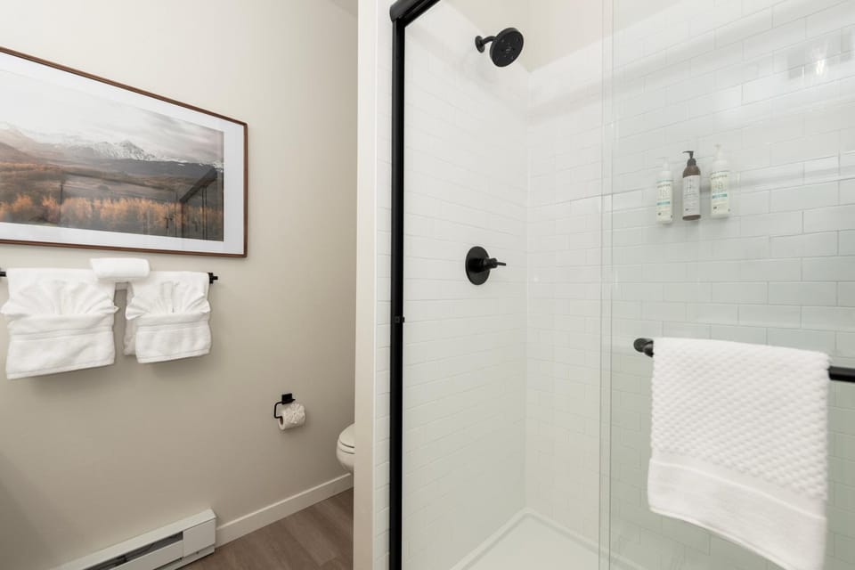 Shower, Bathroom, towels