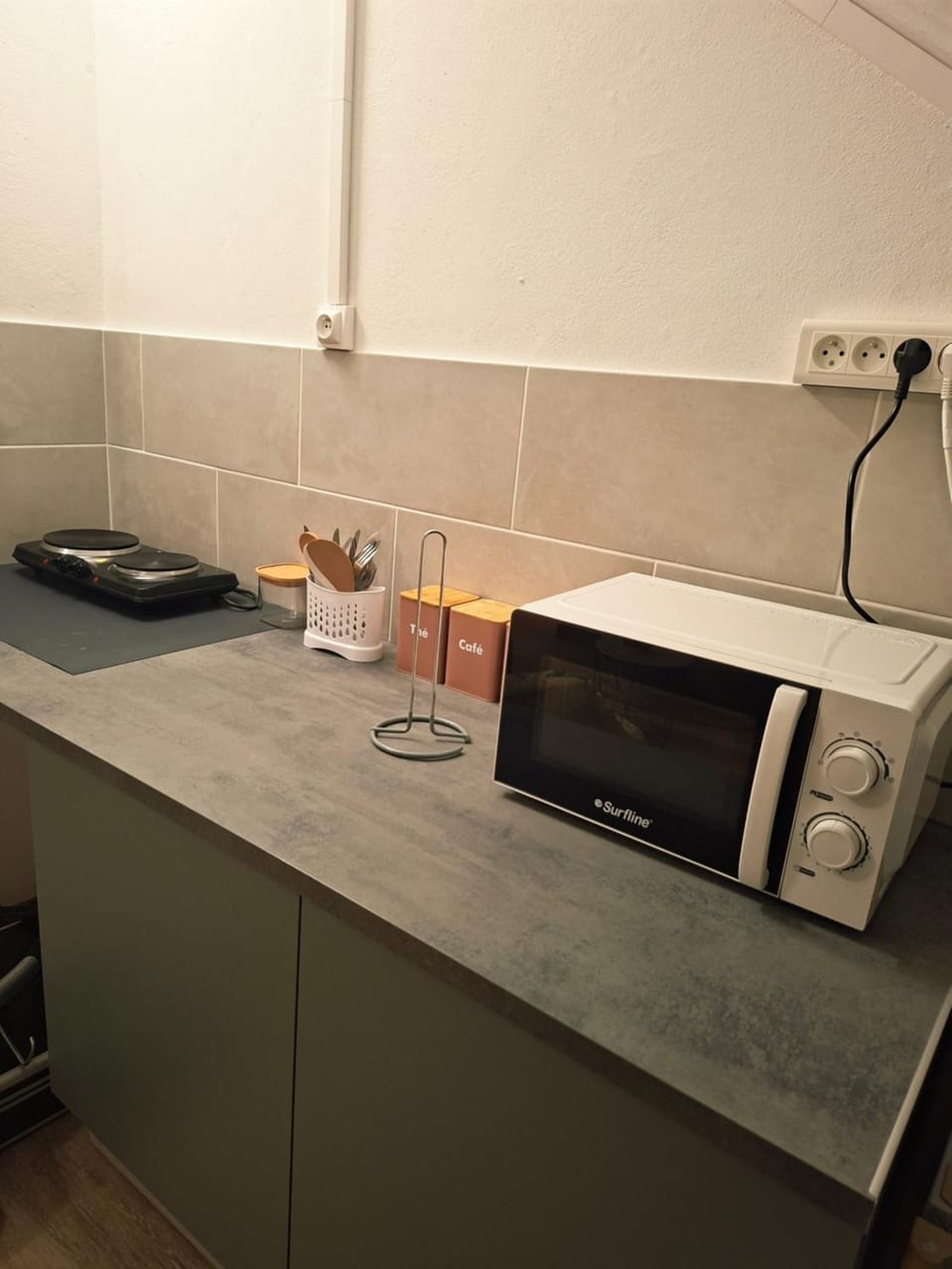 Kitchen or kitchenette
