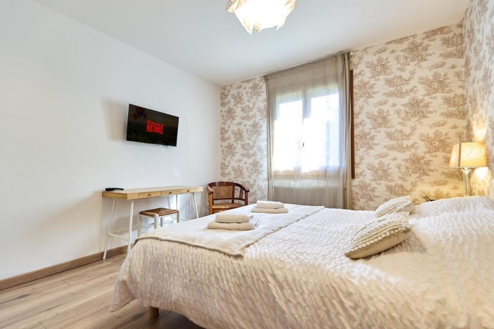La Bohemienne, House, Hot Tub, Garden, Parking House in Reims
