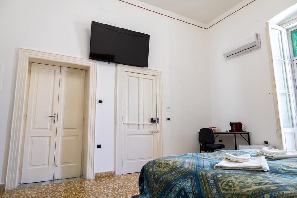 TV and multimedia, Bedroom, towels, air conditioner