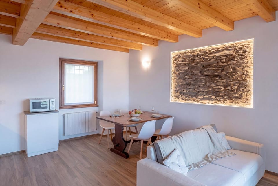 Living room, Dining area