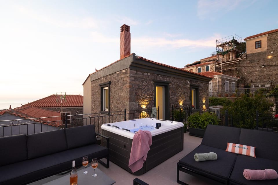 Balcony/Terrace, Seating area, Dining area, sunbed