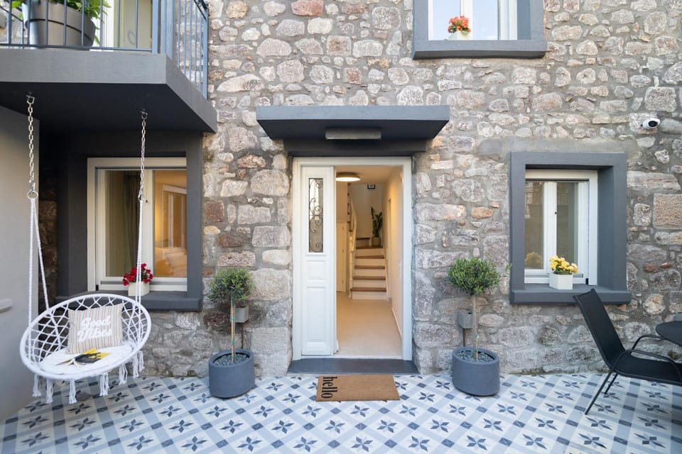 Facade/entrance, Garden