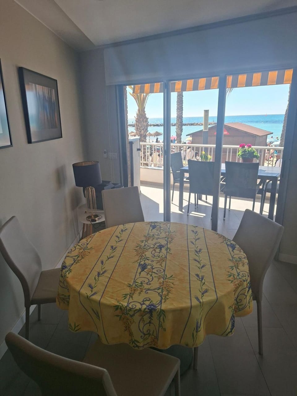 Decorative detail, Dining area