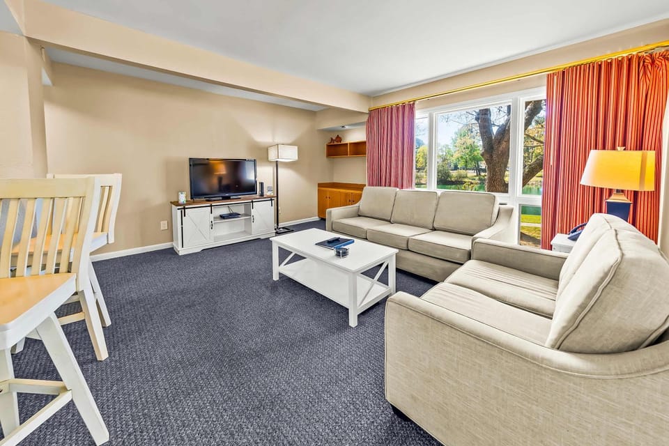 Beautiful Sand Castle Village 3 Bedroom townhome House in Fairfield Harbour