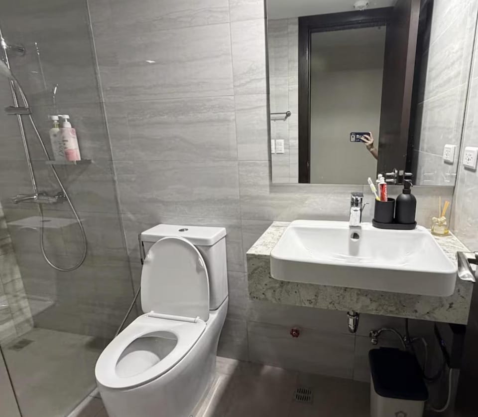 Middletons Mayfair Apartment hotel in Makati