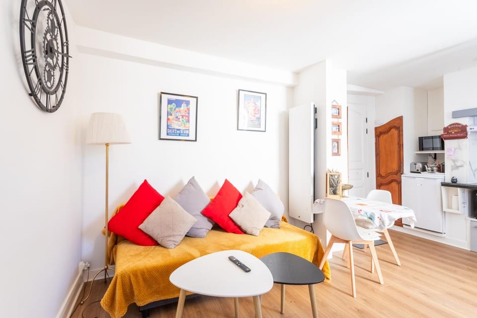Property building, Living room