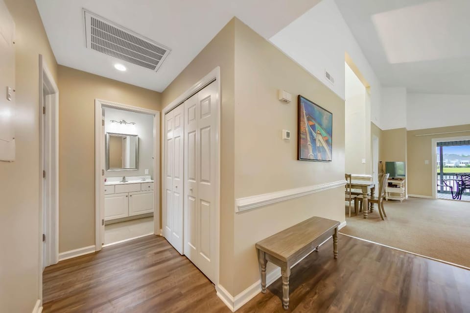 Beautiful 2 bedroom condo in resort community House in Fairfield Harbour