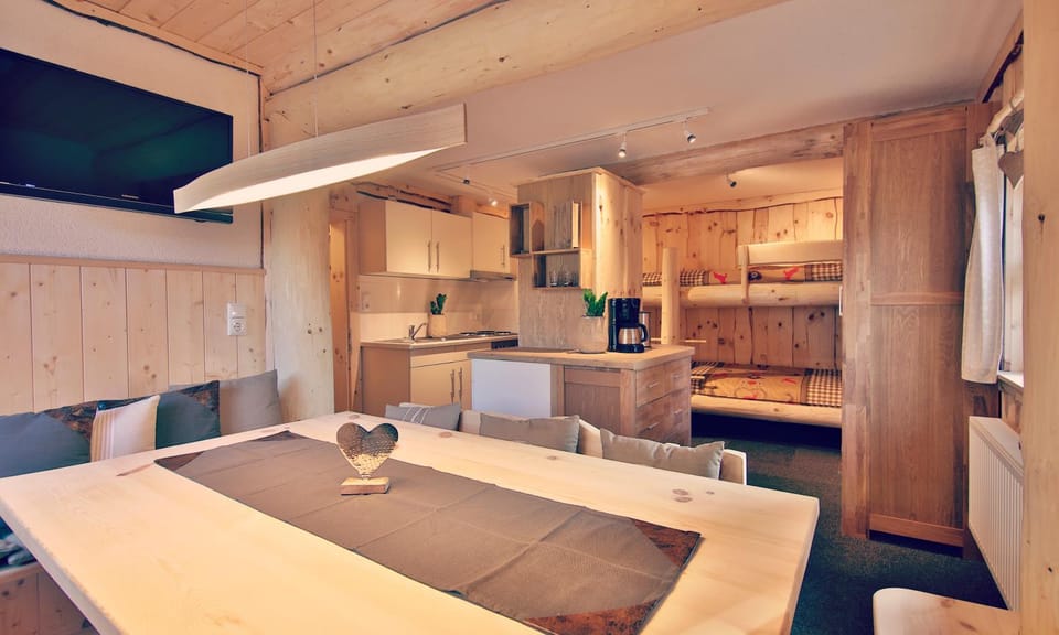 Photo of the whole room, bunk bed