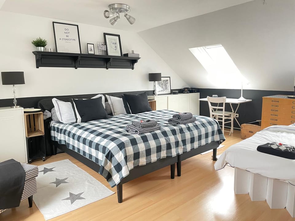 Bed, Bedroom