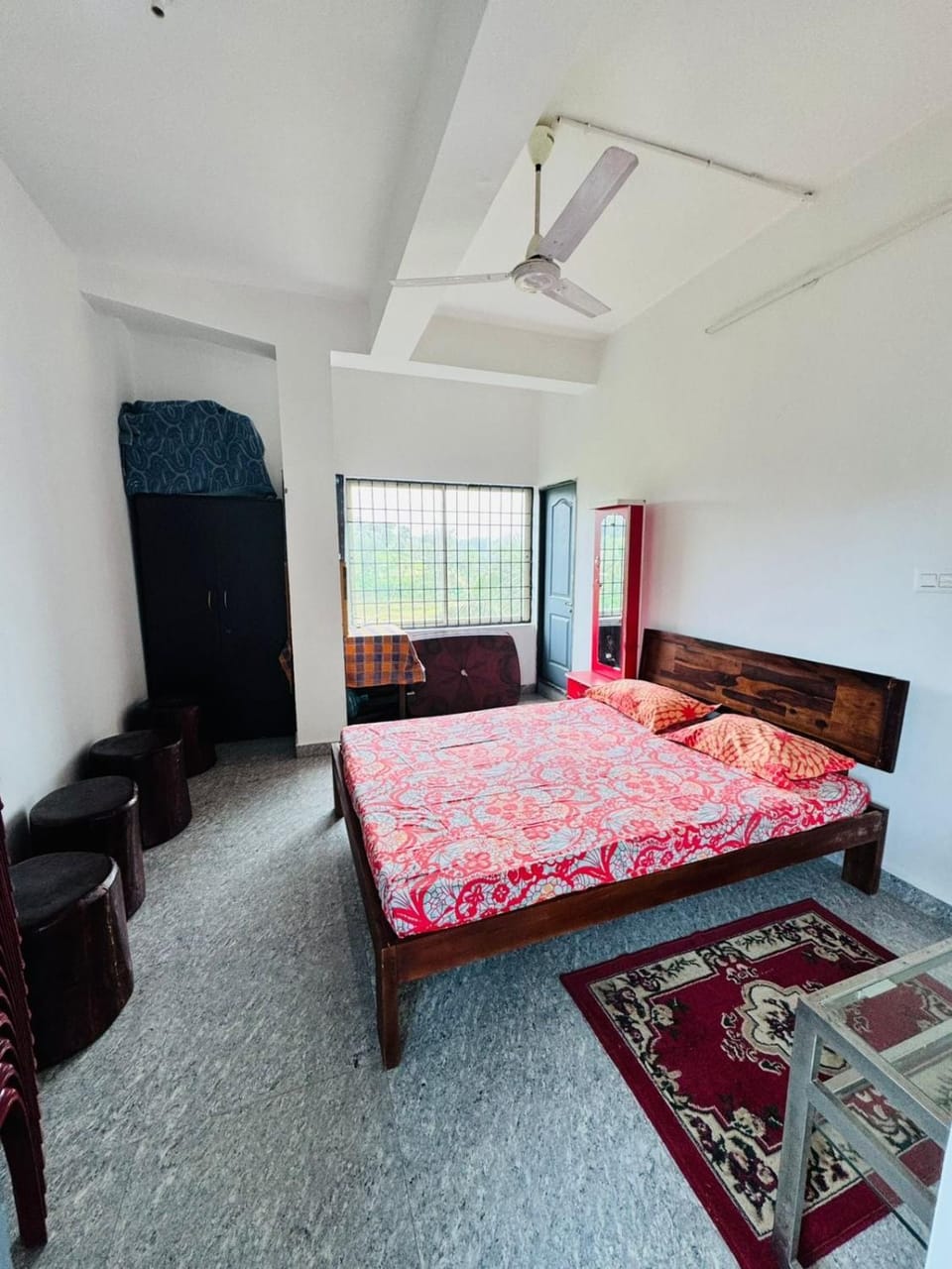 Photo of the whole room