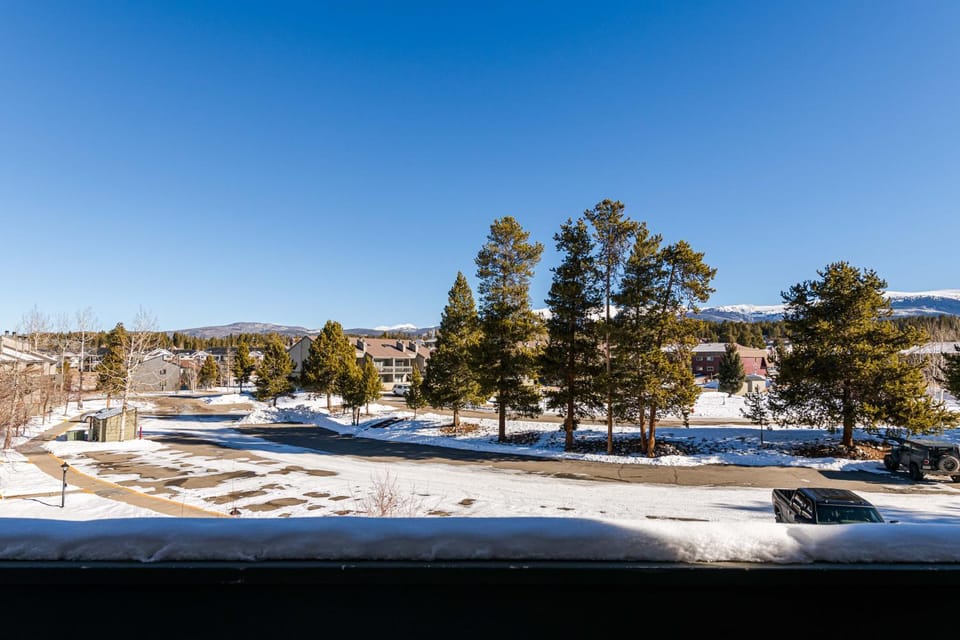 Day, Natural landscape, Winter, View (from property/room), Mountain view