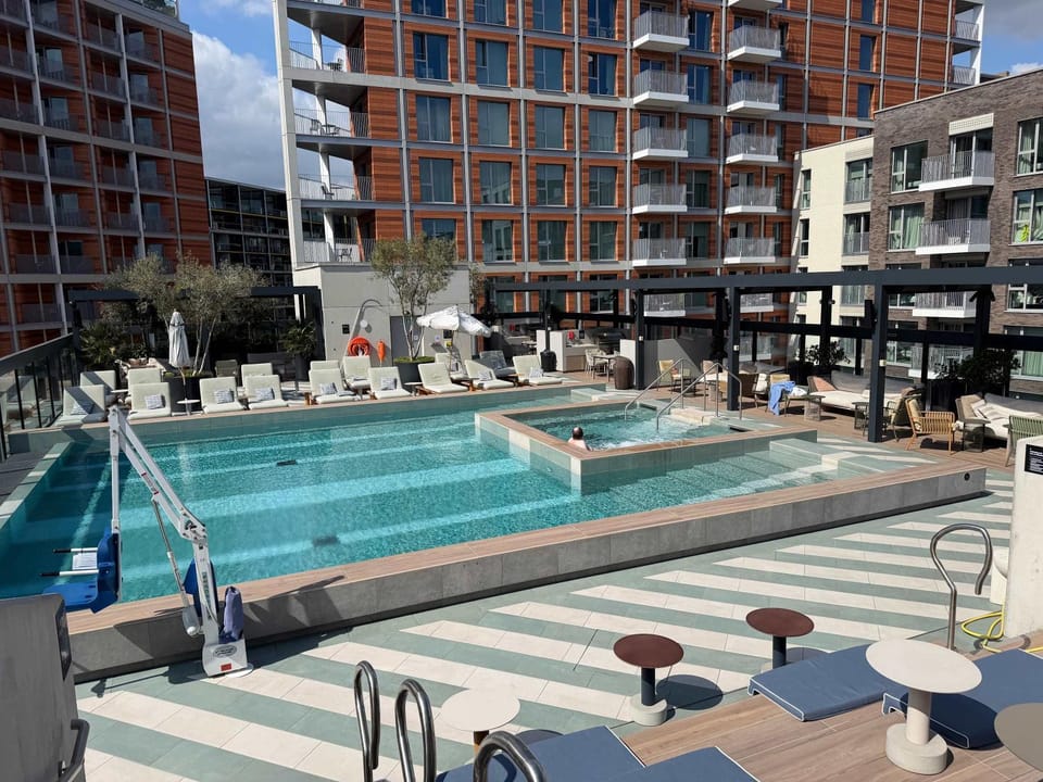 Property building, Day, Pool view, Swimming pool