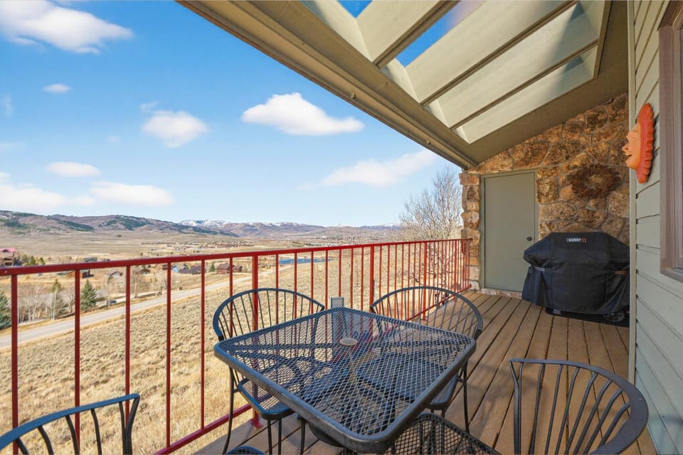 Lakeview #B5 Apartment in Granby