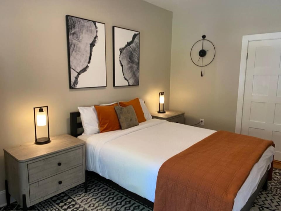 Unique Downtown Frederick Loft 9 Min Walk To Carroll Creek Apartment in Frederick