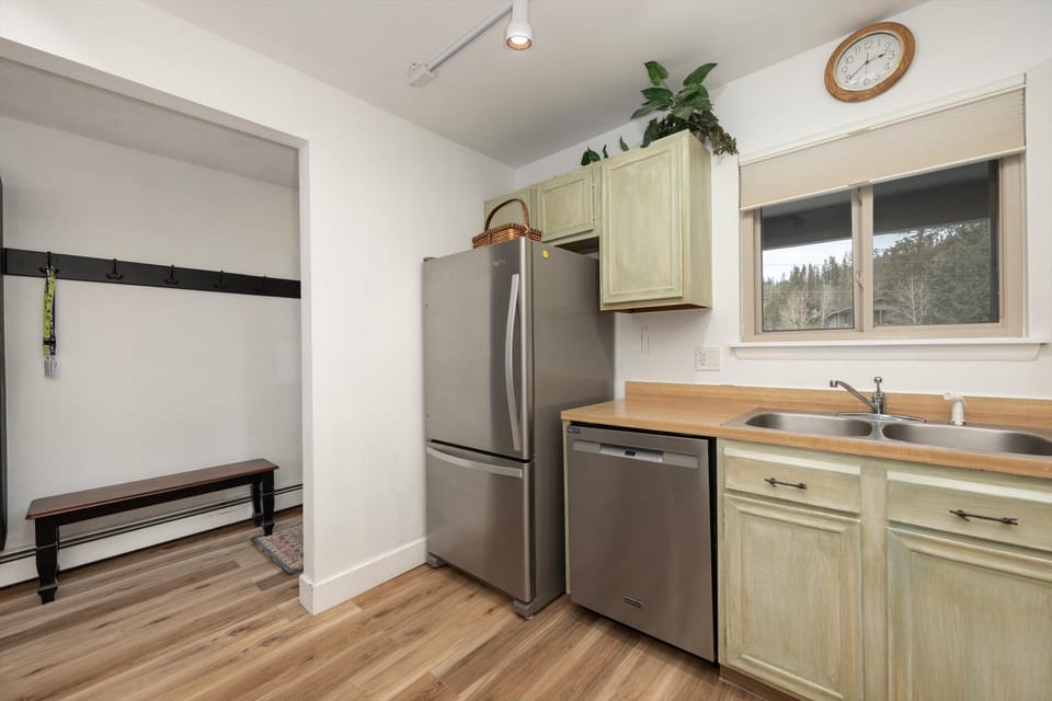 Day, Natural landscape, View (from property/room), Kitchen or kitchenette, dishwasher, furniture