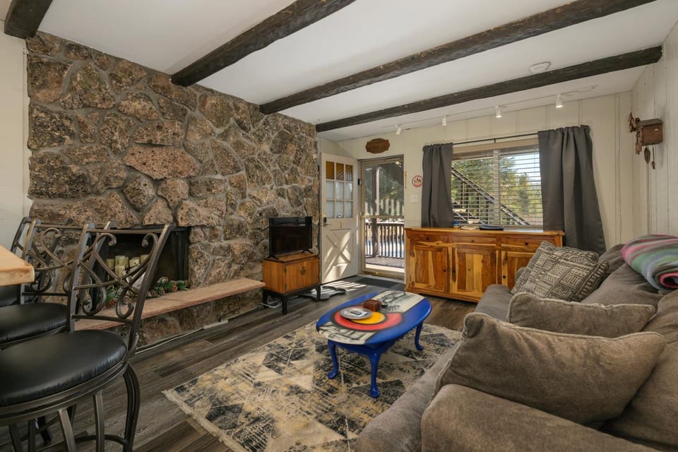TV and multimedia, Balcony/Terrace, Living room, fireplace, furniture