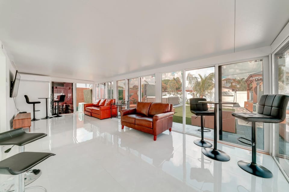Stroll to Dtwn: Delray Beach Home w/ Outdoor Oasis House in Delray Beach