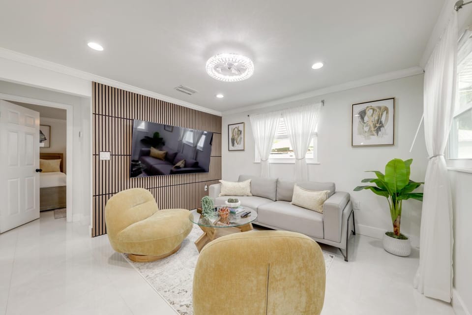 Stroll to Dtwn: Delray Beach Home w/ Outdoor Oasis House in Delray Beach