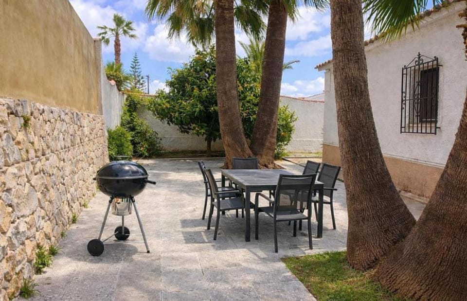 Relaxation and sun in Calpe with a nearby pool House in Calp