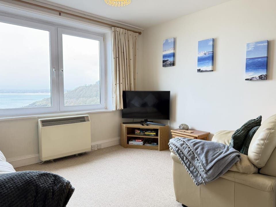 Property building, TV and multimedia, Living room, Sea view