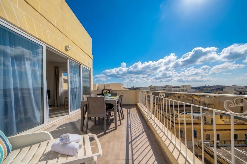 Patio, Day, Natural landscape, View (from property/room), Balcony/Terrace, Living room, Seating area, Dining area, sunbed
