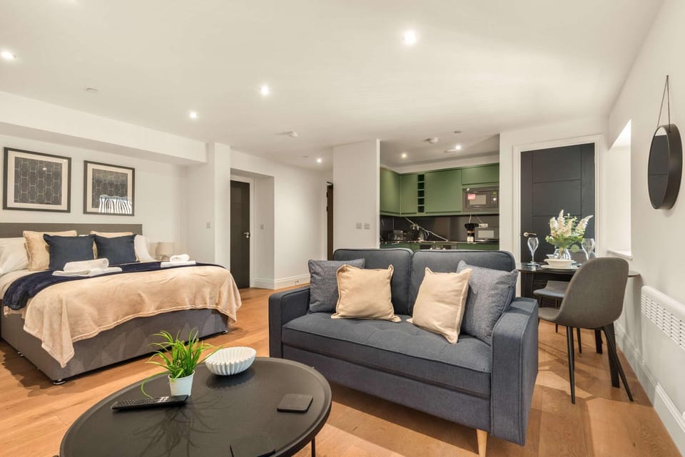 Contemporary Spacious Studio in Central Sheffield Apartment in Sheffield