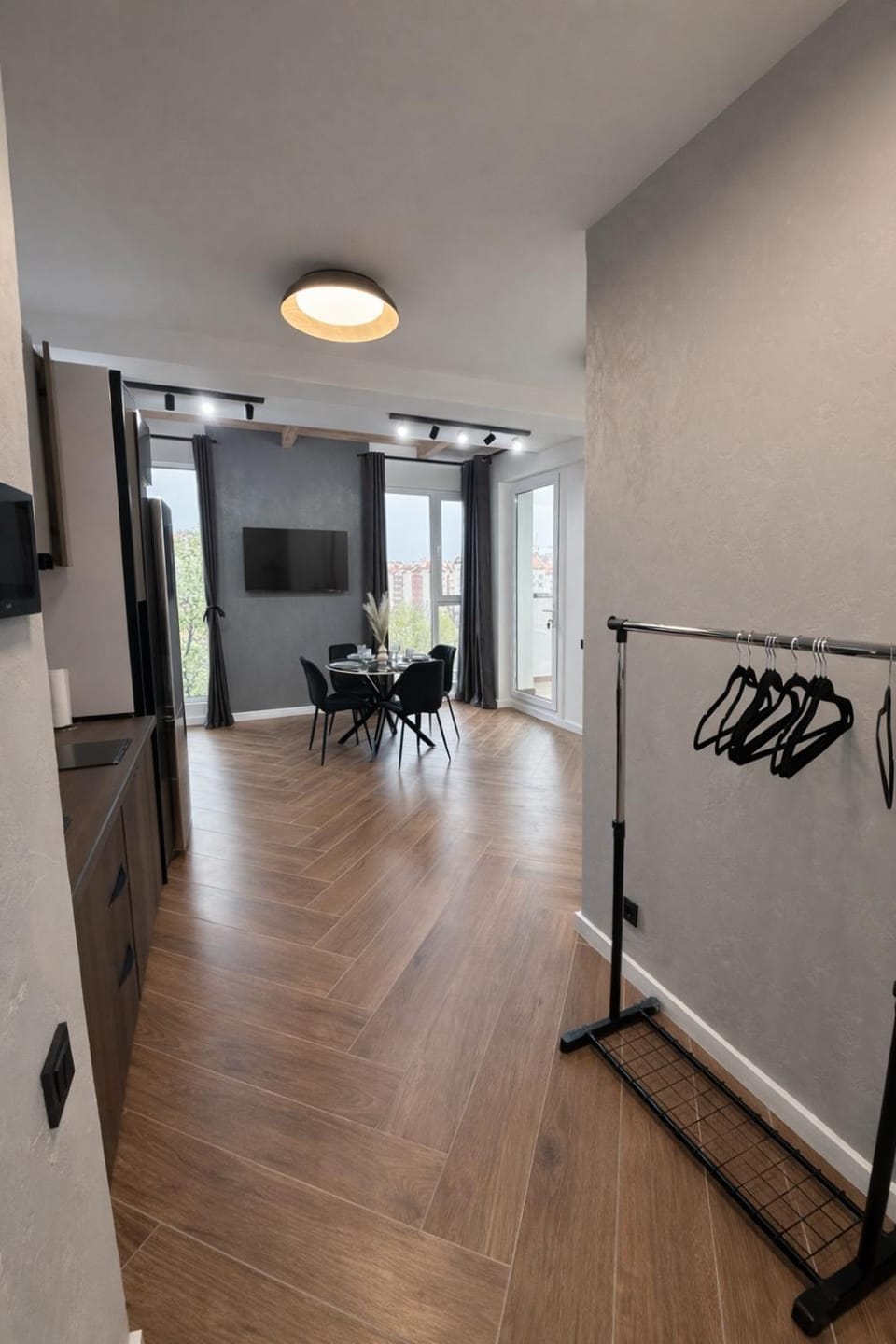 Modern Penthouse with Large Terrace & Stunning Sunset Views Apartment in Chișinău