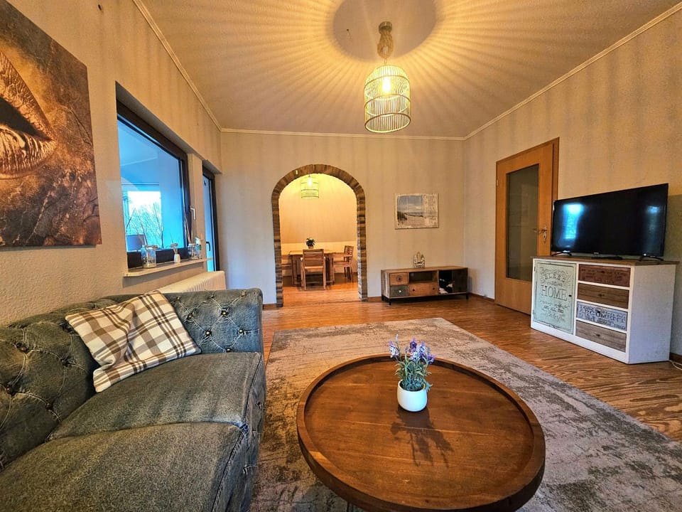 Living room, Dining area, Food, Lunch, Dinner