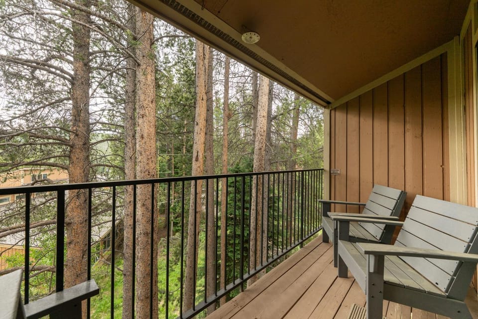 Natural landscape, Balcony/Terrace, Seating area