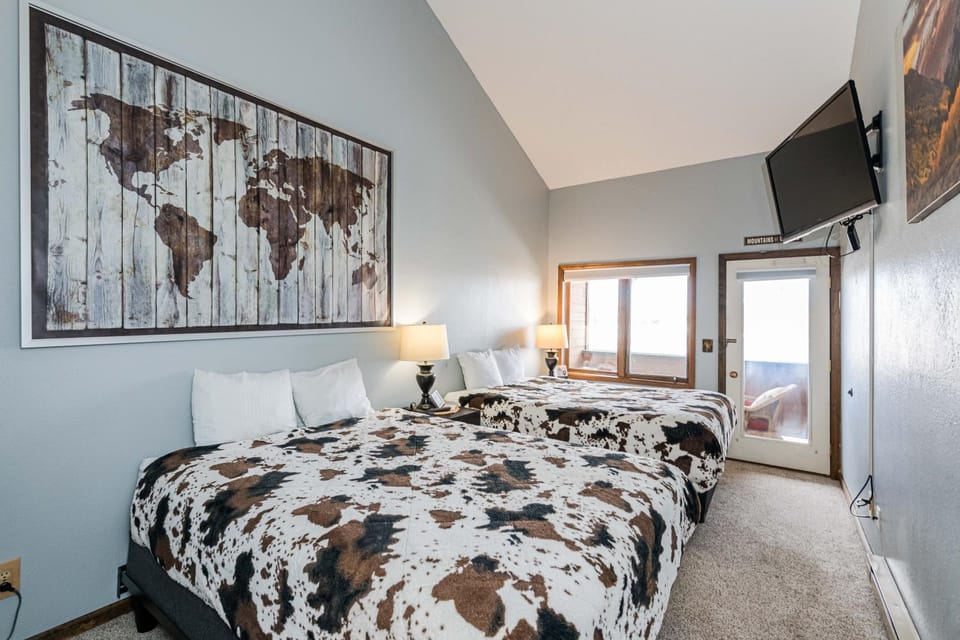 Bed, TV and multimedia, Balcony/Terrace, Bedroom, furniture