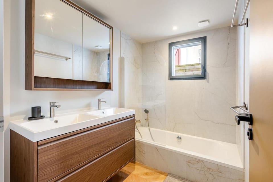 Bathroom, Bath