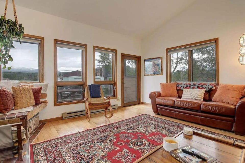 View (from property/room), Living room, Seating area, furniture