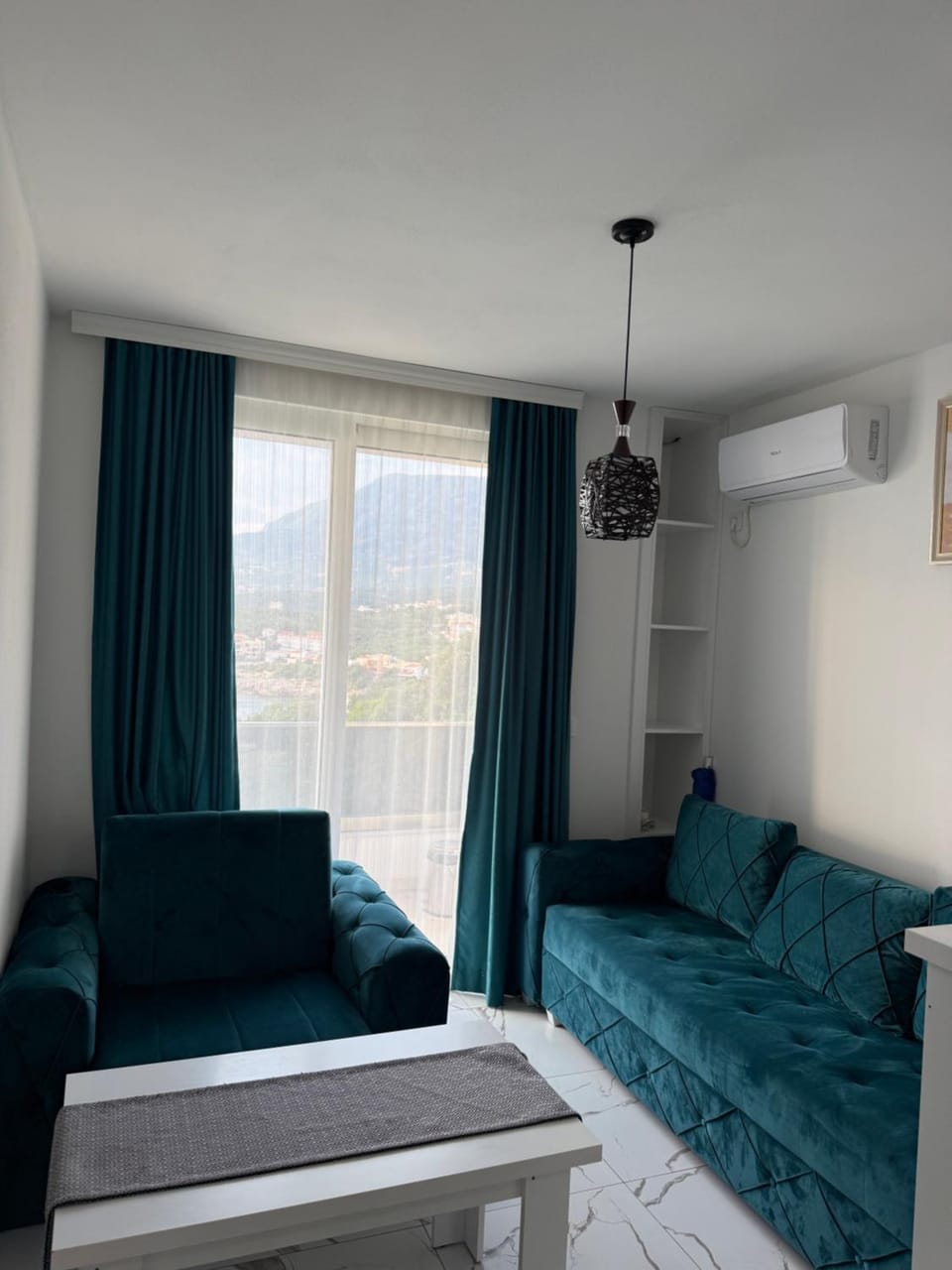 Living room, Bedroom, air conditioner