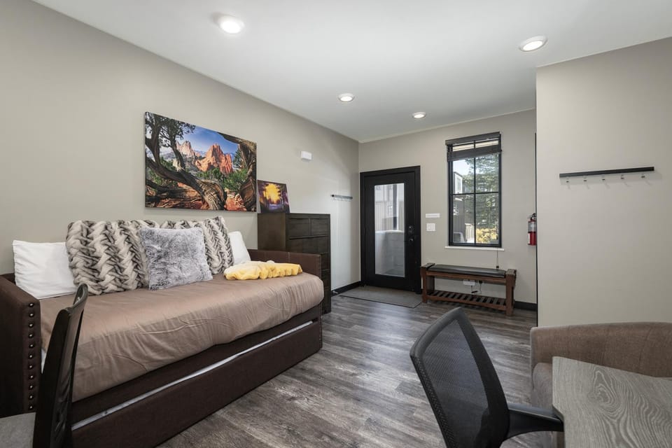 Bed, TV and multimedia, Living room, Seating area, furniture