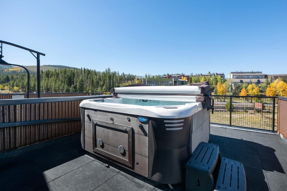 Day, Natural landscape, Summer, Hot Tub, Balcony/Terrace, Autumn, Mountain view