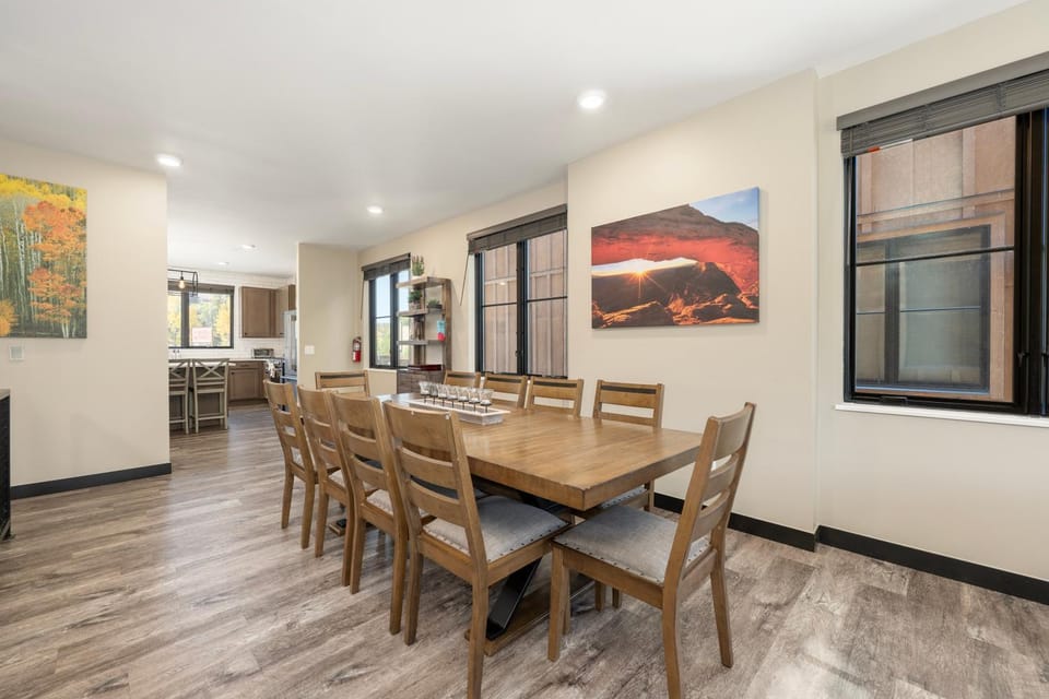 Day, Dining area, furniture
