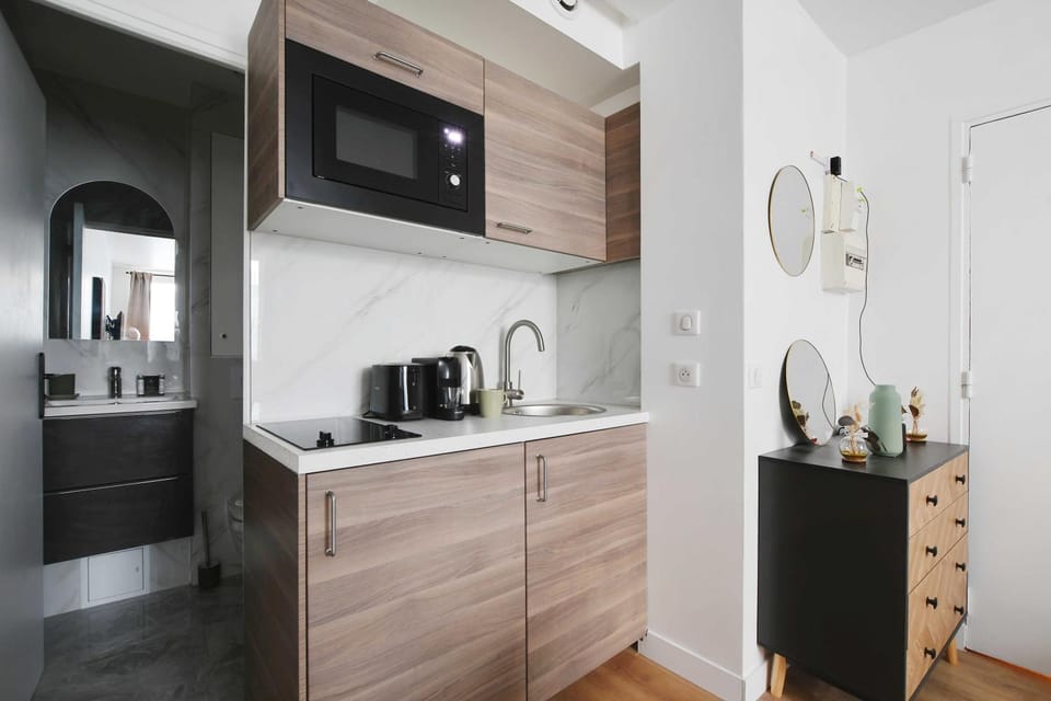 Kitchen or kitchenette
