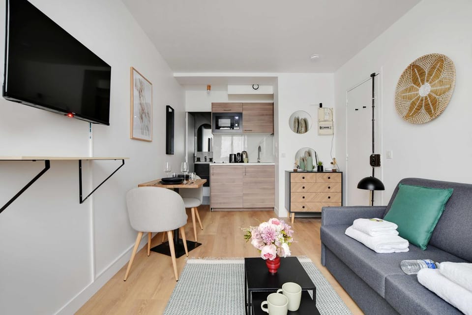 TV and multimedia, Kitchen or kitchenette, Living room, Dining area