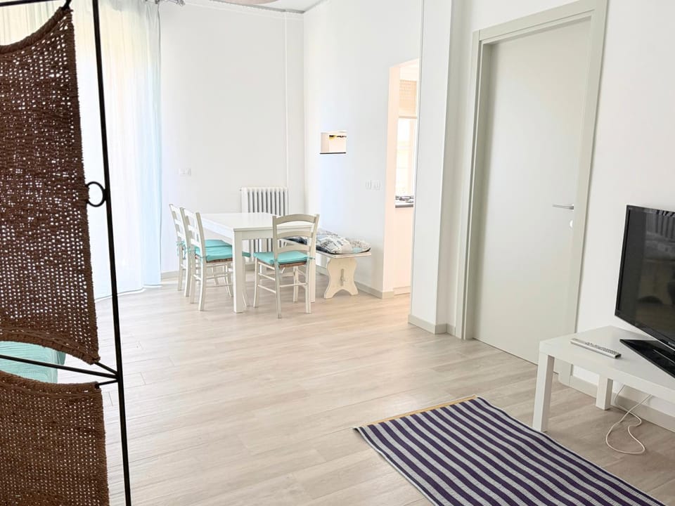 P093 - Porto Recanati, nuovo trilocale fronte mare con terrazza Apartment in Marche