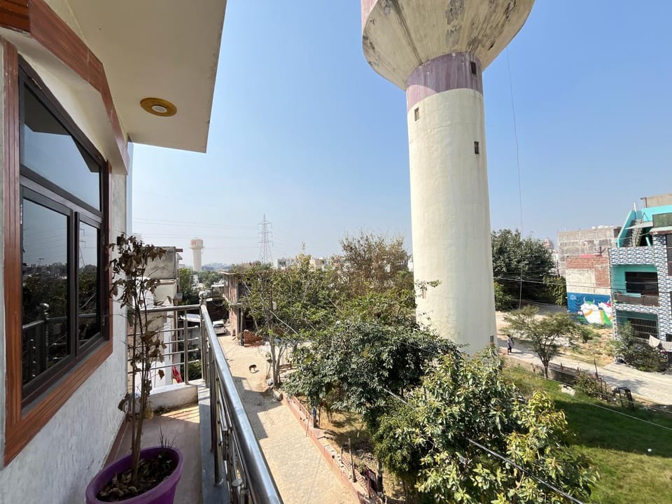 Property building, Day, Garden, View (from property/room), Balcony/Terrace, Garden view