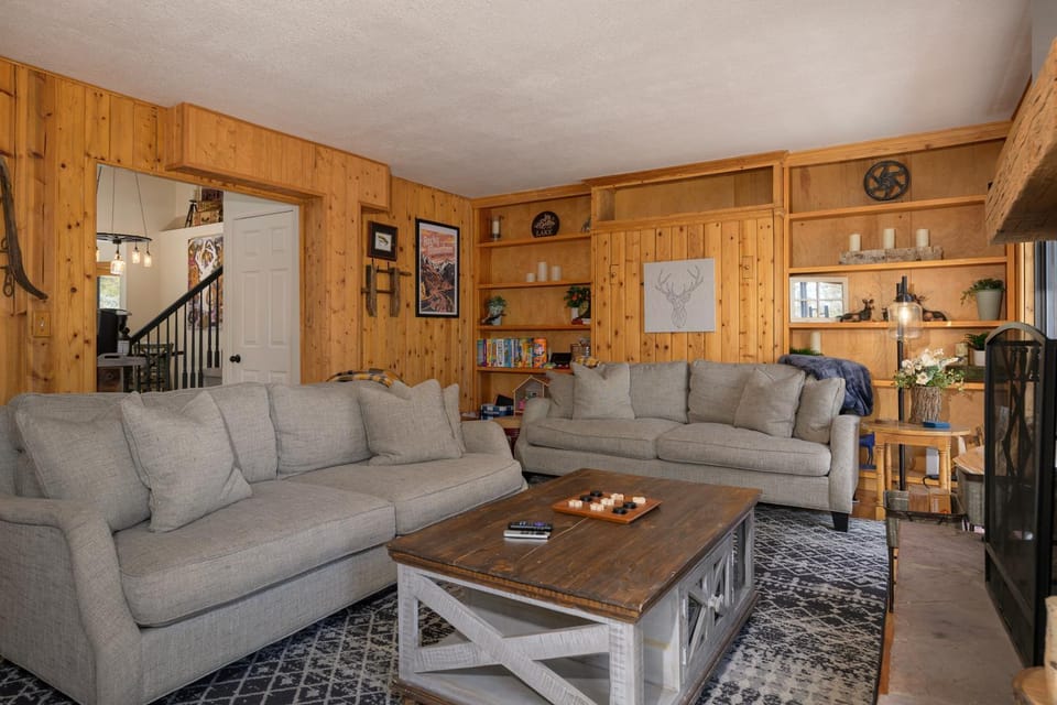 Day, Living room, furniture