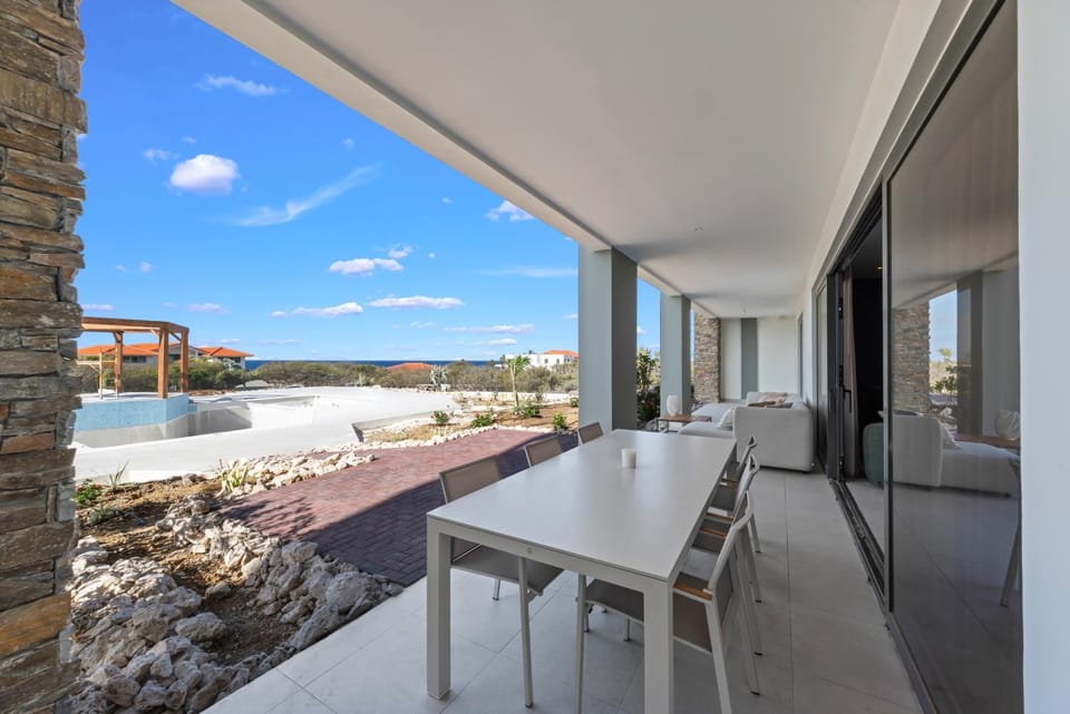View (from property/room), Balcony/Terrace, Seating area, Dining area