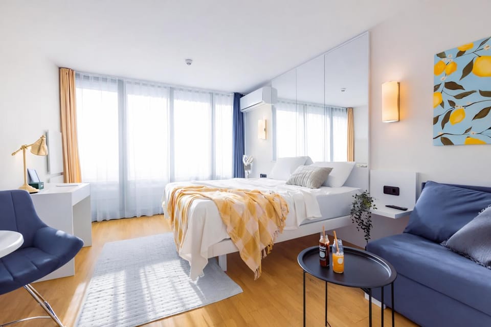 Bed, Living room, Photo of the whole room, Seating area, Bedroom