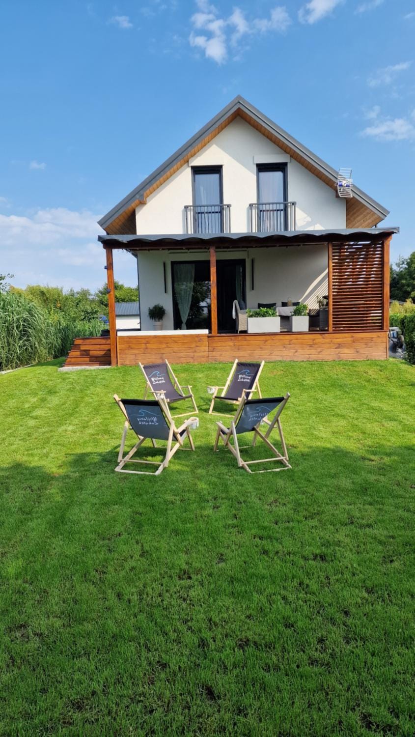 Property building, Day, Natural landscape, Garden, Garden view, sunbed