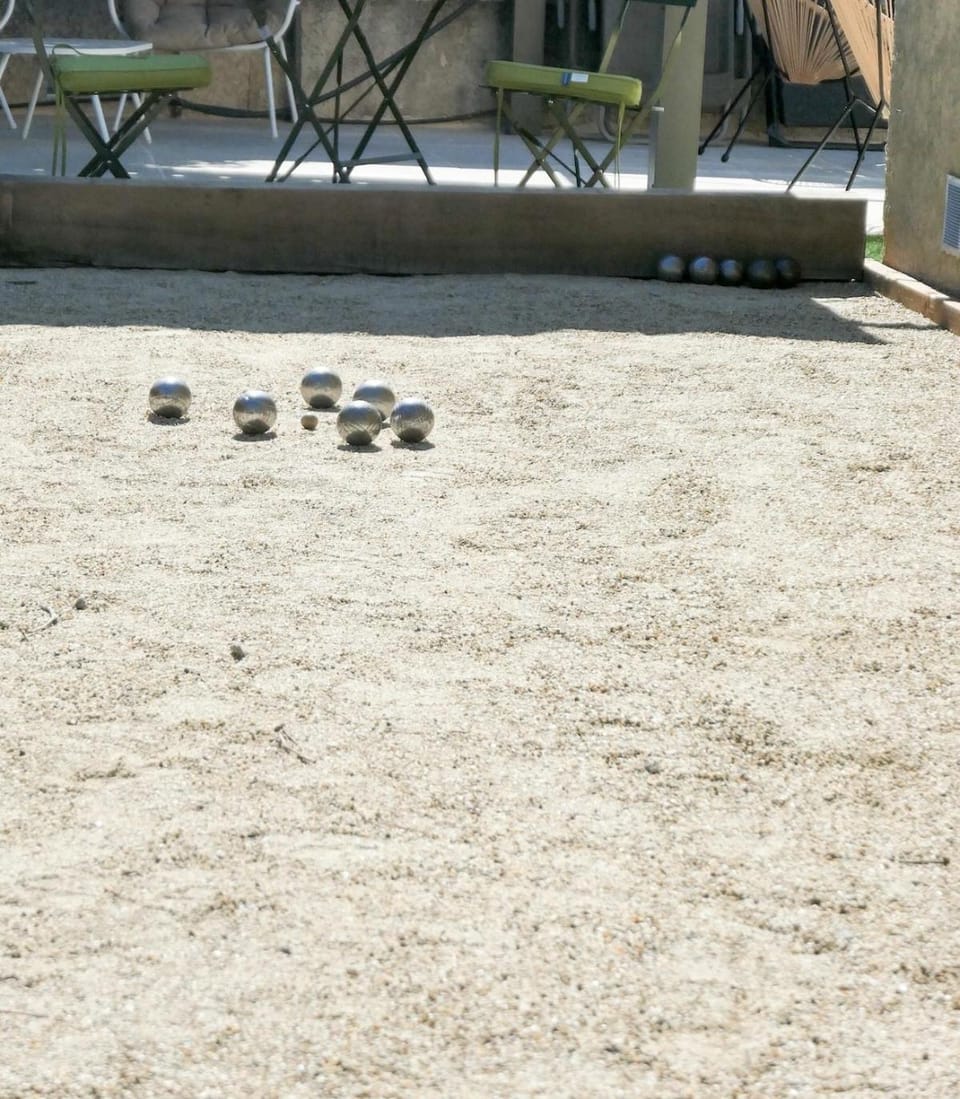 Proche de la plage - Villa rénovée et lumineuse - Piscine, terrain de pétanques et clim Villa in Villeneuve-lès-Maguelone