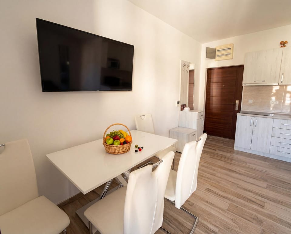Sunny side resort & spa apartments Apartment in Budva Municipality
